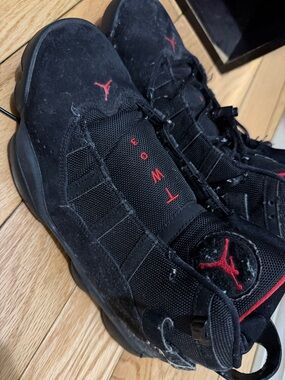 Retro Men’s Black and Red Basketball Shoes